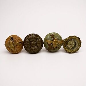 KnobStoppers Vintage Resin Bottle Stoppers Bee & Floral Set of 4, Wine Corks